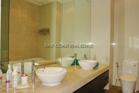 Condominio de 2 dormitorios en Jomtien Beach, Pattaya, Tailandia № 212861 - foto 20
