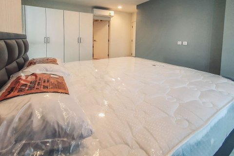 Condo à Khan Na Yao, Bangkok, Thaïlande, 2 chambres  № 150155 - photo 8