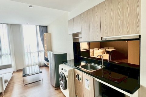 Condo à Watthana, Bangkok, Thaïlande, 2 chambres  № 168919 - photo 3