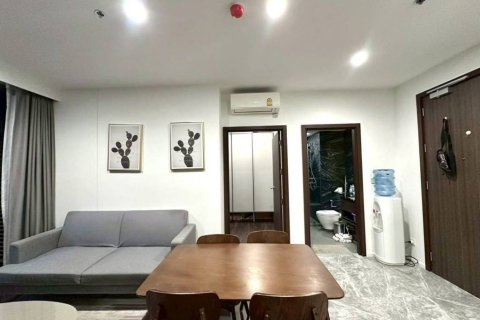 Condo in Bangkok, Thailand, 2 bedrooms  № 162299 - photo 2