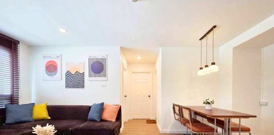 Condo in Huai Khwang, Bangkok, Thailand, 2 bedrooms  № 161690