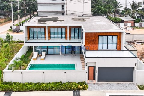 Maison à Pattaya, Thaïlande 4 chambres № 196737 - photo 3