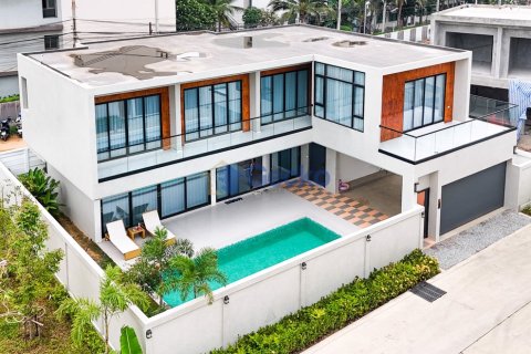 Maison à Pattaya, Thaïlande 4 chambres № 196737 - photo 2
