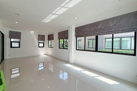 House in Pathum Thani, Thailand 3 bedrooms № 170723 - photo 3