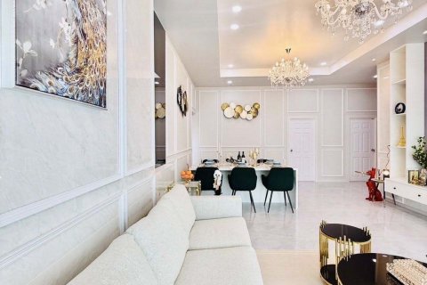 House in Pattaya, Thailand 3 bedrooms № 141512 - photo 3