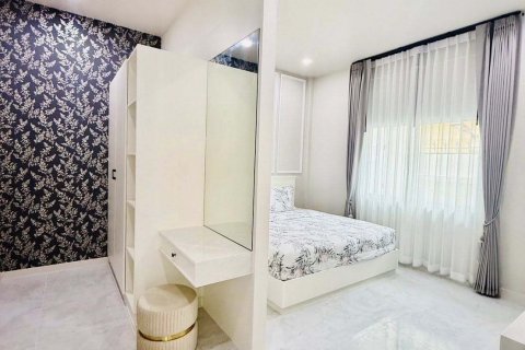 House in Pattaya, Thailand 3 bedrooms № 141512 - photo 10