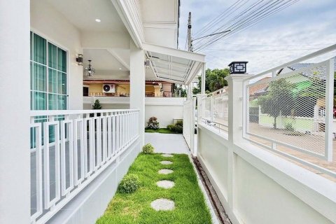 House in Pattaya, Thailand 3 bedrooms № 141512 - photo 21