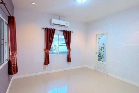 House in Mae Rim, Thailand 3 bedrooms № 141509 - photo 30