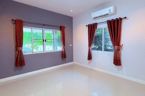 House in Mae Rim, Thailand 3 bedrooms № 141509 - photo 26