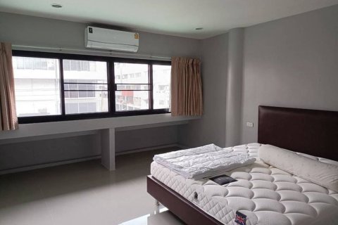 Propriété commerciale à Khlong Toei, Bangkok, Thaïlande № 173329 - photo 6