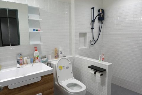 Propriété commerciale à Khlong Toei, Bangkok, Thaïlande № 173329 - photo 7