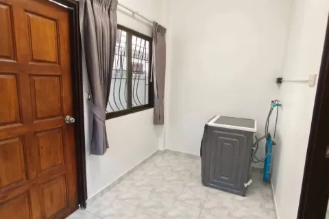 Casa de 3 dormitorios en Jomtien Beach, Pattaya, Tailandia № 210755 - foto 17