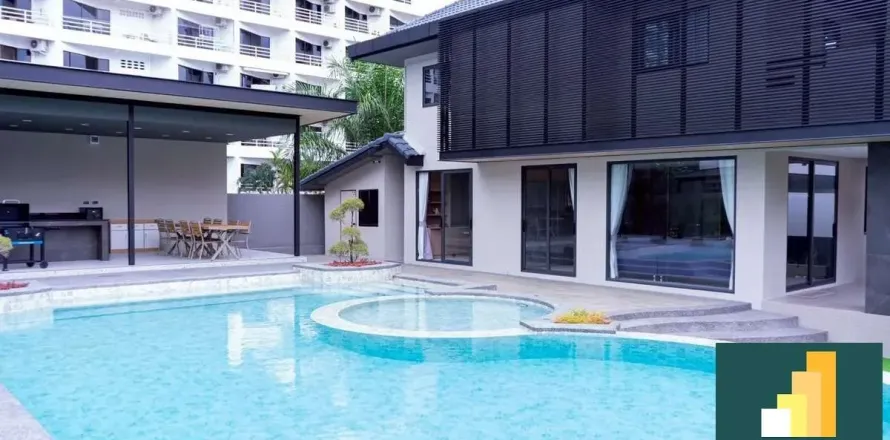 Casa de 3 dormitorios en Jomtien Beach, Pattaya, Tailandia № 210755