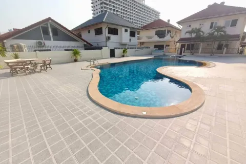 Casa de 3 dormitorios en Jomtien Beach, Pattaya, Tailandia № 210755 - foto 25