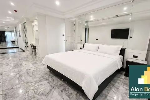 Condominio de 3 dormitorios en Jomtien Beach, Pattaya, Tailandia № 210749 - foto 11