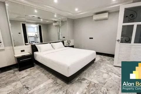 Condominio de 3 dormitorios en Jomtien Beach, Pattaya, Tailandia № 210749 - foto 10