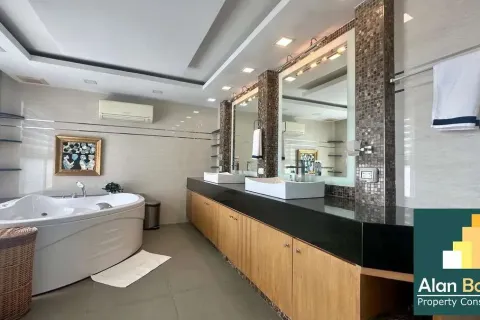 Condominio de 2 dormitorios en Pattaya, Tailandia № 210753 - foto 5