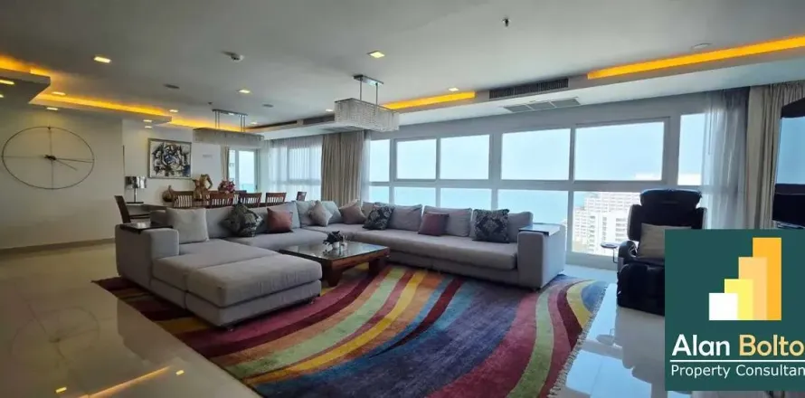 Condominio de 2 dormitorios en Pattaya, Tailandia № 210753