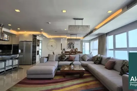 Condominio de 2 dormitorios en Pattaya, Tailandia № 210753 - foto 2