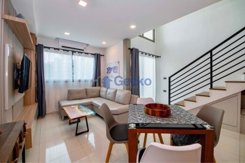 Condo in Pattaya, Thailand, 2 bedrooms № 196150 - photo 2