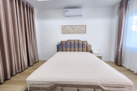 House in Pattaya, Thailand 3 bedrooms № 196151 - photo 23