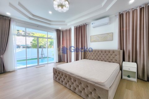 House in Pattaya, Thailand 3 bedrooms № 196151 - photo 6