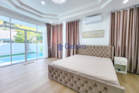 House in Pattaya, Thailand 3 bedrooms № 196151 - photo 19