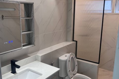 House in Hang Dong, Thailand 7 bedrooms № 147765 - photo 17