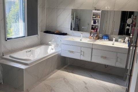 House in Hang Dong, Thailand 7 bedrooms № 147765 - photo 16