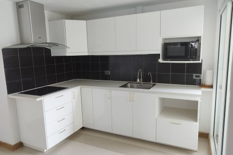 Кондоминиум с 2 спальнями в Хуай Кванге, Бангкок, Таиланд № 136359 - фото 7