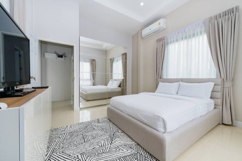 House in Phuket, Thailand 2 bedrooms № 162116 - photo 12