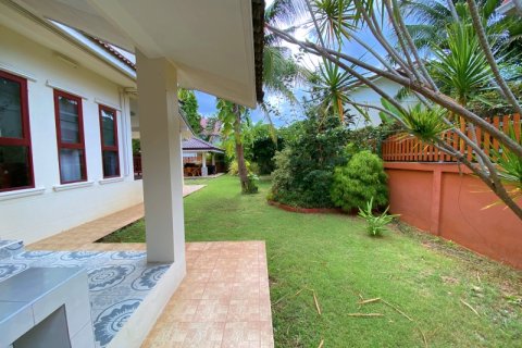 Villa in Pran Buri, Thailand 3 bedrooms № 168603 - photo 14