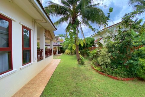 Villa in Pran Buri, Thailand 3 bedrooms № 168603 - photo 16