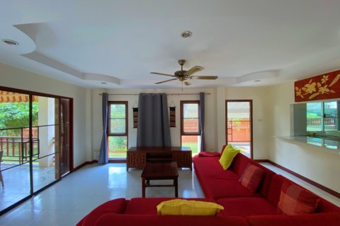 Villa in Pran Buri, Thailand 3 bedrooms № 168603 - photo 18