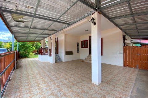 Villa in Pran Buri, Thailand 3 bedrooms № 168603 - photo 12