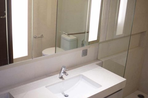 Condo in Bangkok, Thailand, 2 bedrooms № 143501 - photo 10