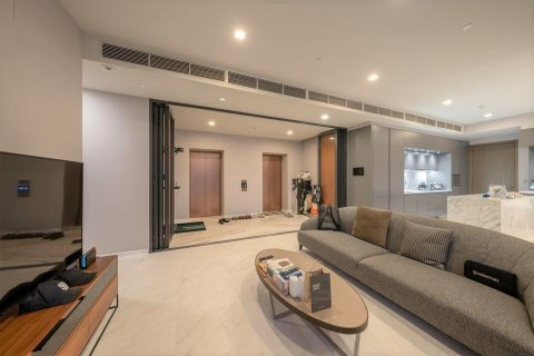 Condo in Bangkok, Thailand, 2 bedrooms  № 143496 - photo 5