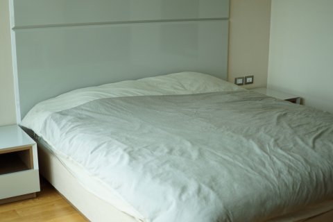 Condo in Bangkok, Thailand, 2 bedrooms  № 143499 - photo 6