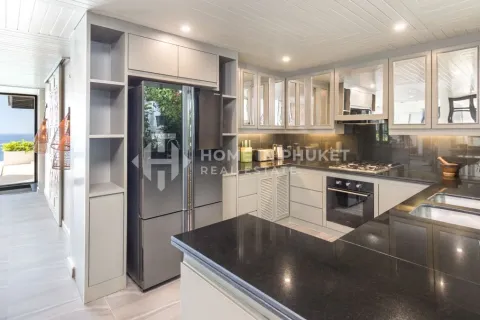 House in Phuket, Thailand 5 bedrooms № 157382 - photo 12