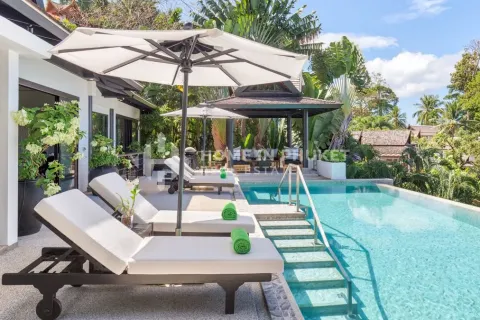 House in Phuket, Thailand 5 bedrooms № 157382 - photo 26