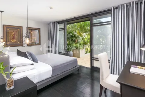 House in Phuket, Thailand 5 bedrooms № 157382 - photo 20