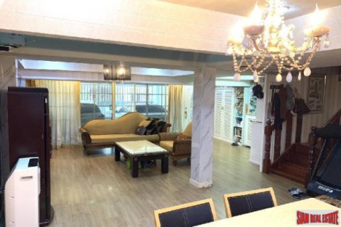 Дом в Бангкоке, Таиланд с 4 спальнями  № 157379 - фото 2