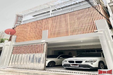 Maison à Bangkok, Thaïlande 4 chambres № 157379