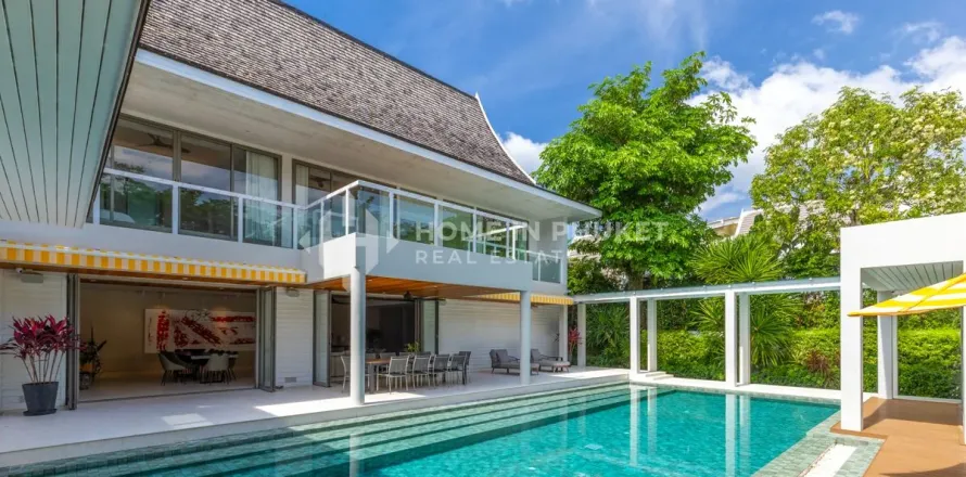 House in Phuket, Thailand 5 bedrooms № 157381
