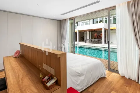 House in Phuket, Thailand 5 bedrooms № 157381 - photo 25