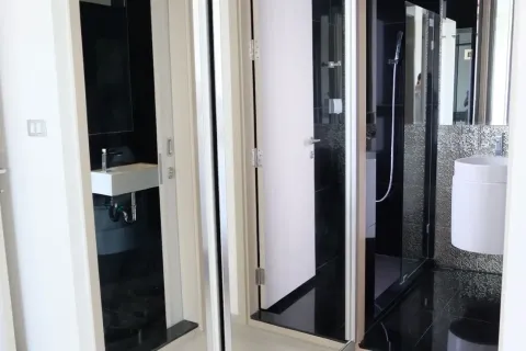 Studio in the Condo in Khlong Toei, Bangkok, Thailand  № 157178 - photo 8