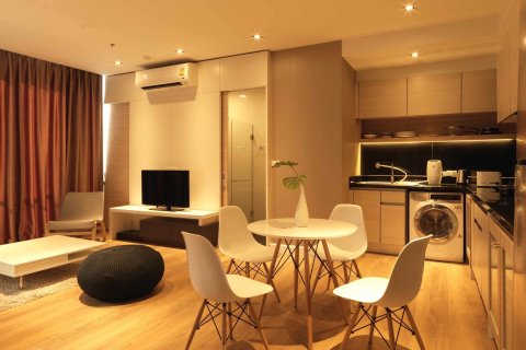 Condo in Khlong Toei, Bangkok, Thailand, 3 bedrooms № 157179 - photo 2