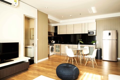 Condo in Khlong Toei, Bangkok, Thailand, 3 bedrooms  № 157179