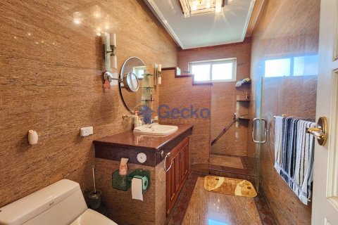 House in Pattaya, Thailand 3 bedrooms № 197373 - photo 19