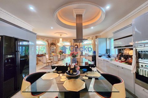 House in Pattaya, Thailand 3 bedrooms № 197373 - photo 13